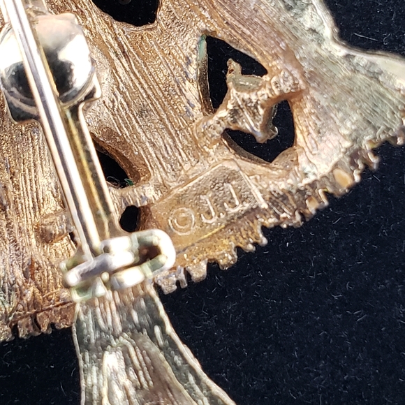 JJ (Jonette Jewelry) Christmas tree pin - Picture 2 of 4